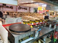 铝城购物中心3楼美食档口转让，消费人群集中，可空转