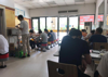 (转让) 本店铺座落在交通要道，周边有办法楼，公寓，学校交通便利