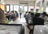 (转让) 本店铺座落在交通要道，周边有办法楼，公寓，学校交通便利