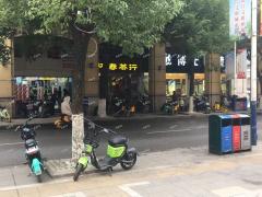 江大南路餐饮店转让，旁边就是天虹商场，可空转