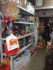 (转让) 店铺位市场大门口，周边是工业园，学校，步行街，夜市街，