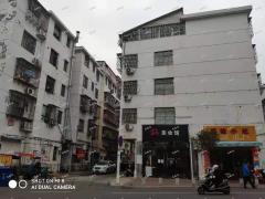 章江新区娱乐城茶颜观色奶茶店转让