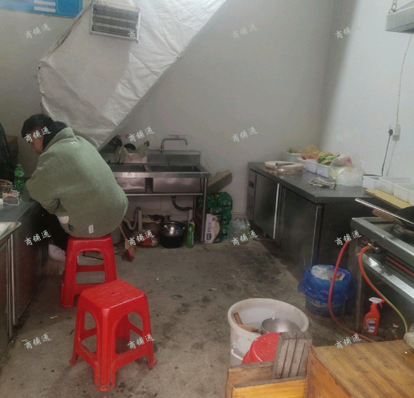 (转让) 旁边很多写字楼，小区