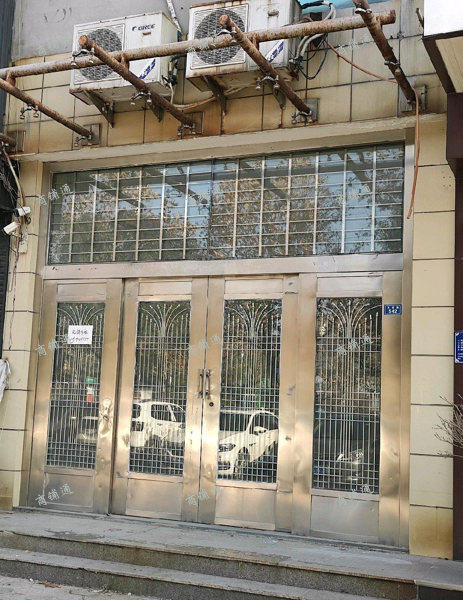 (出租) 位置在东岳路与信誉路交叉口，中信银行北第三个商铺