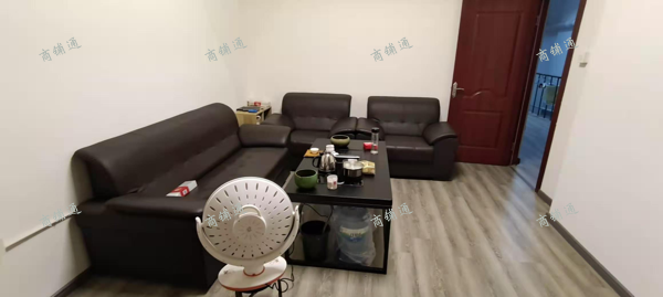 (转让) 朱桥公寓旁，靠路边停车方便，离深农市场近