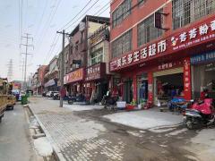 南昌县小蓝一路餐饮店转让，主消费群体工厂跟小区