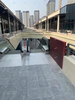 万达金街二楼中心位置，旺铺出租，带免租期，赠送大露台