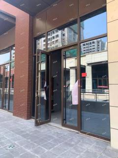 万达金街二楼中心位置，旺铺出租，带免租期，赠送大露台