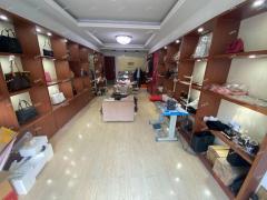 明清街沿街商铺整体转让，租金超值，可空转，无行业限制