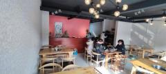 淄川师专大学商业街精装修火锅店转让，免租一年