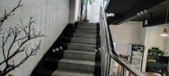淄川师专大学商业街精装修火锅店转让，免租一年