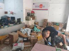 新洪城大市场旁小区口快递店转让，有一千五稳定客源
