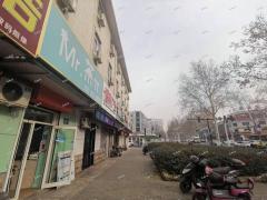 理工大东校南门旺铺出租，紧邻学校，门面沿街，商圈成熟