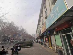理工大东校南门旺铺出租，紧邻学校，门面沿街，商圈成熟