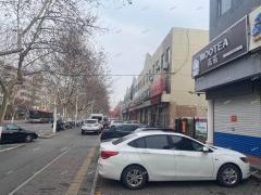 市体育中学对面沿街奶茶店转让，多行可做，上班族多！