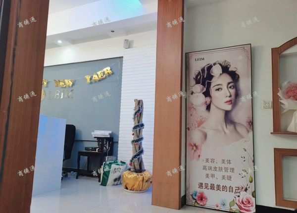 (转让) 有大院子，可以夏日BBQ！室内干净整洁