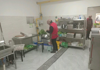 (转让) 封闭学校，学生一万多人，学校就一个食堂