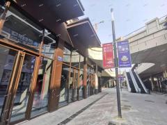 张店万达金街沿街商铺首次出租，带窗户户型好！