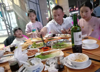 (转让) 店面有阁楼，楼上可以摆桌子，也可以做储物间。