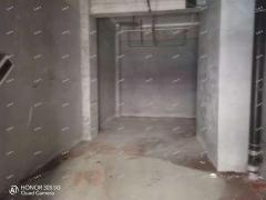 新城吾悦广场扶梯口二楼招租，无行业限制