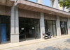 (出租) 店面临街，周边环境不错，居民区，人流量集中，旁边有一小学，