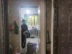 学院路商业街旺铺转让，多所大学围绕客源稳定