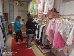 长胜大市场服装店转让，适合多个行业客源稳定