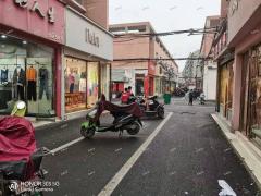 长胜大市场服装店转让，适合多个行业客源稳定