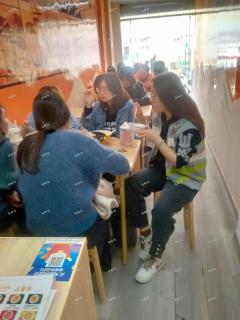 学院路商业街旺铺转让，多所大学围绕客源稳定
