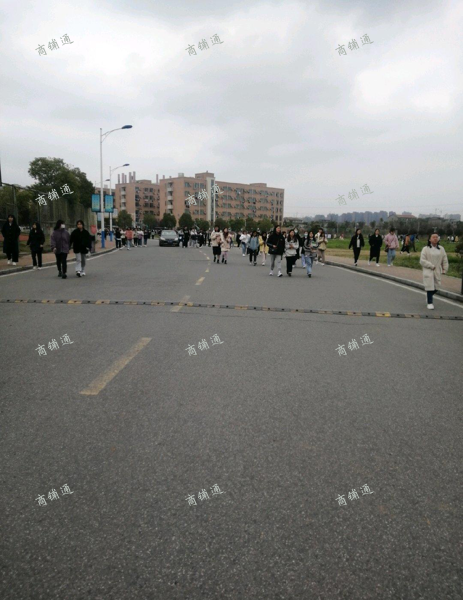 (转让) 象湖江西卫生职业学院三食堂档口一个炸鸡汉堡店