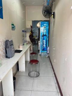 理工大西校南门小吃店转让 紧临学校外卖辐射人群广
