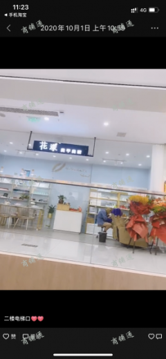 商场二楼扶梯口美甲店，上百个会员位置显眼店铺宽敞