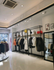 (转让) 门面宽敞大气，重百商场旁，同位置租金便宜，周边都是高档女装