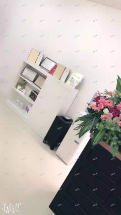 张店华润大厦美容店带设备转让，消费人员集中停车方便