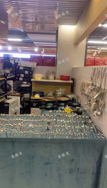 (转让) 商场内营业中商铺转让，有稳定客户资源