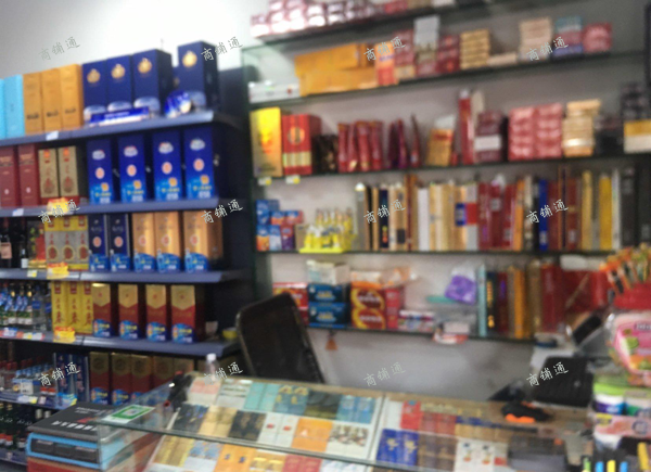 (转让) 小区大门旁 地理位置好 有烟证！价格面议