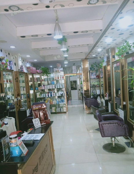 (转让) 校区边上的美发铺子上下两层，包括3个月租金再外加一个月押金