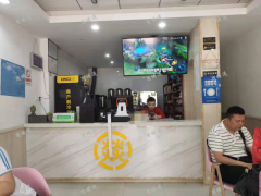 象湖幸福时光小区沿街奶茶店转让，附近有学校网吧