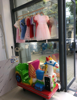 (转让) 本店位于幼儿园对面，社区底商人流有保障，现诚意转让。