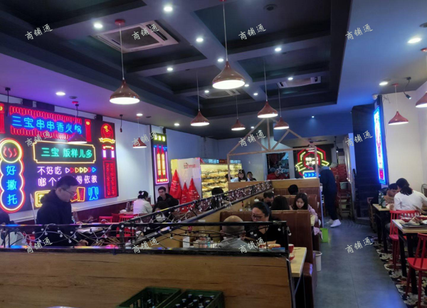 (转让) 大型社区楼下又是餐饮美食街，周围写字楼也多