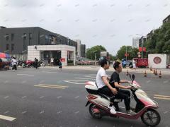 力高澜湖郡商业街内餐饮店转让，附近多所大学