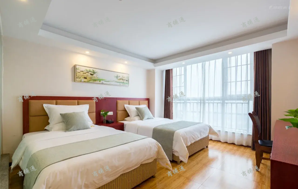 (转让) 全部落地窗酒店转让，无一暗房