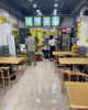 (转让) 此店面靠近商场和学校每到饭点人流量颇大