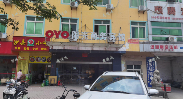 (转让) 本宾馆有60个房间，合同长，租金比实际便宜。