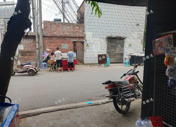 (转让) 三叉路口处门前有烧腊烧烤详细面谈