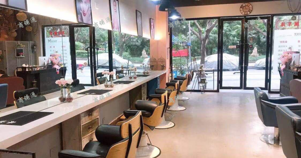 (转让) 110平方现成装修，房东比较好沟通，人流量大