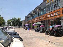  江西技师生物科技学院旁临街餐饮转让，人流量大