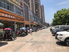  江西技师生物科技学院旁临街餐饮转让，人流量大