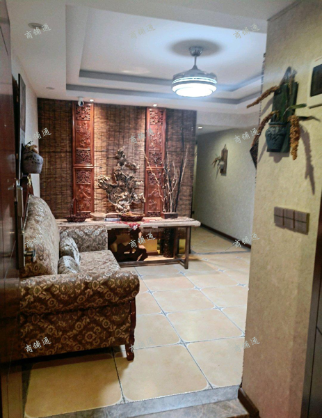 (转让) 有电梯. 地理位置优越，房租便宜