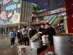 重庆总部城一楼扶梯口旁早餐店转让，日流量大